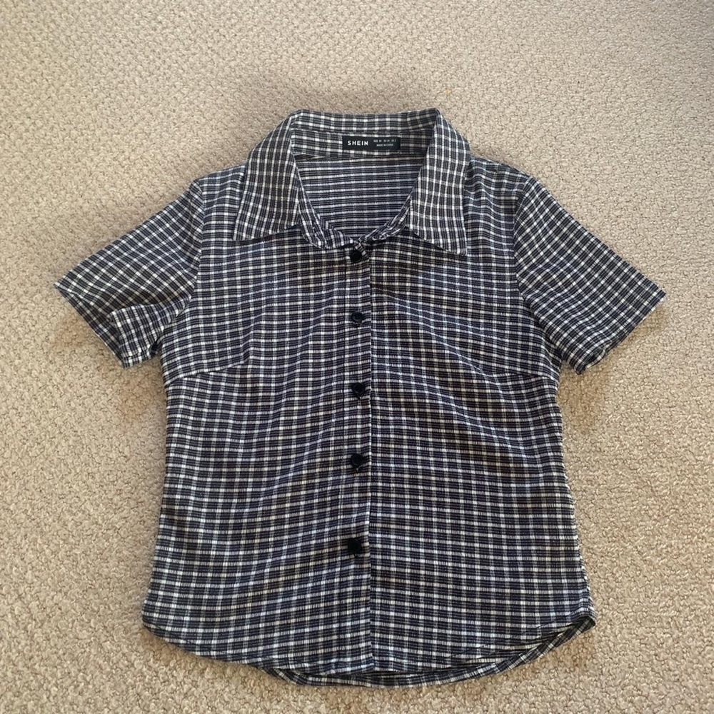 Checkered collared shirt